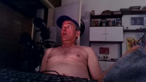 erwinchatur online show from May 16, 1:36 am