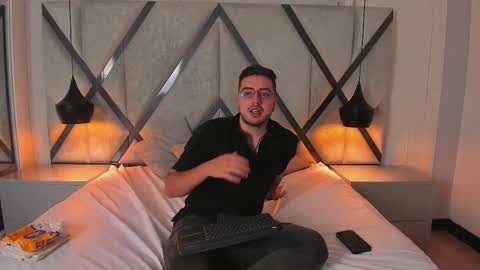 ethan_greys online show from January 17, 2:14 am