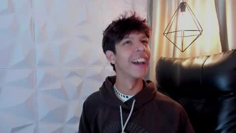 Ethan online show from July 17, 11:39 am