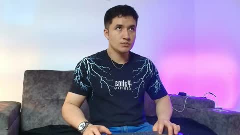 ethanconnor_ online show from May 22, 12:10 pm