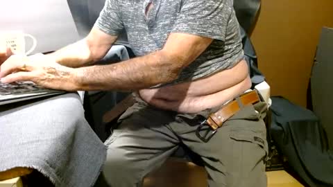 What Do You Like online show from December 15, 1:35 am