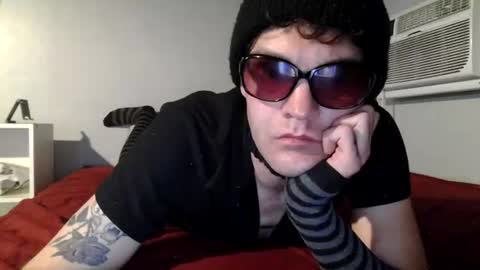 faeemmafawkes online show from July 29, 3:27 am