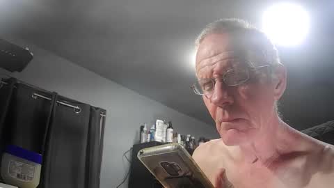 fantasyresort online show from April 19, 3:06 am