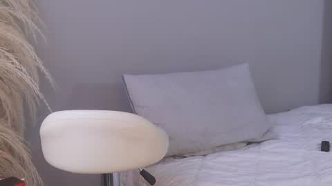 farid_jake_ online show from June 26, 4:20 pm