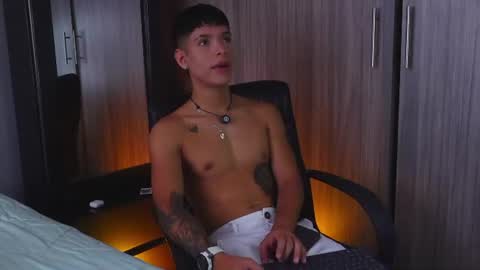 farid_jake_ online show from July 24, 4:47 pm
