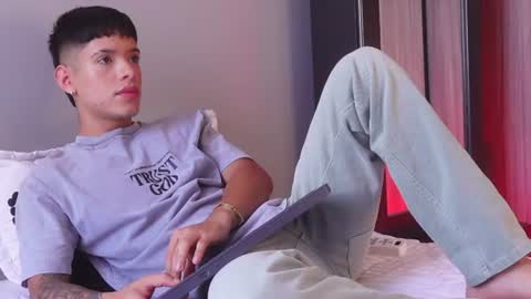 farid_jake_ online show from July 21, 8:11 pm