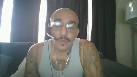 felixrlarios25 online show from May 1, 9:17 pm