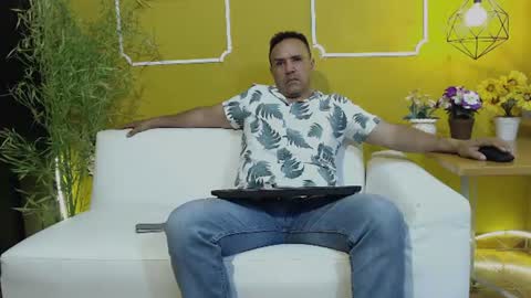 ferdignan0329 online show from August 9, 6:58 pm