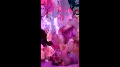 flekskiss online show from May 26, 12:28 am