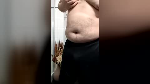 fluffybutt_ online show from June 24, 9:17 pm