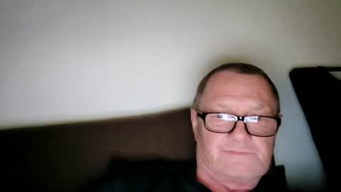 Wolfi online show from June 14, 5:53 am