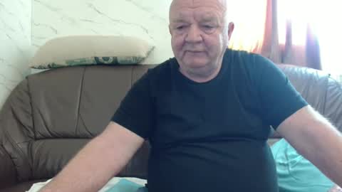 fullballs6 online show from March 5, 8:32 am