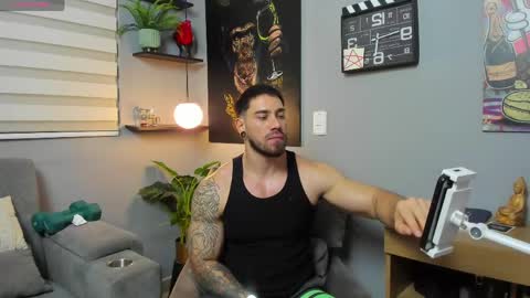 Giorgio leone online show from May 8, 1:39 am