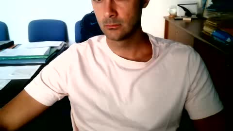 giuseppevai1 online show from July 14, 8:18 am