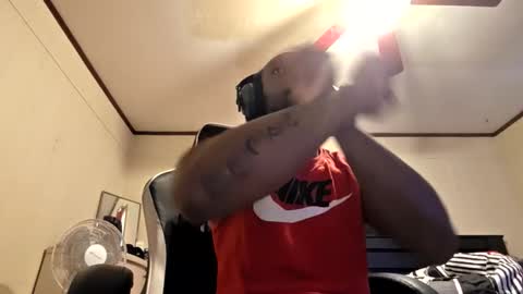 glomightyj online show from May 31, 4:28 pm