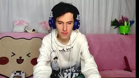 Luca online show from May 8, 11:38 pm