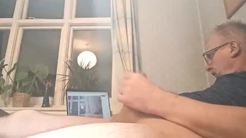 grossebite4444 online show from June 12, 10:07 pm