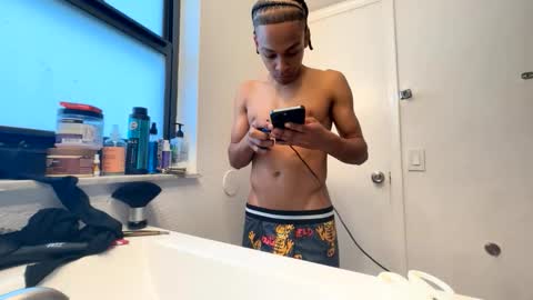 guimaraesconfigurar online show from February 14, 4:02 pm