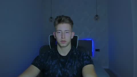 Oliver online show from June 24, 7:06 pm
