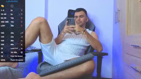 hamiltong12 online show from March 10, 4:18 am