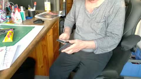 charly online show from May 27, 4:09 am