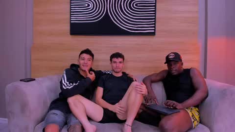 heteros men online show from May 2, 2:09 pm