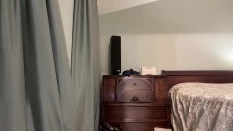 honey_man14 online show from June 2, 7:04 pm