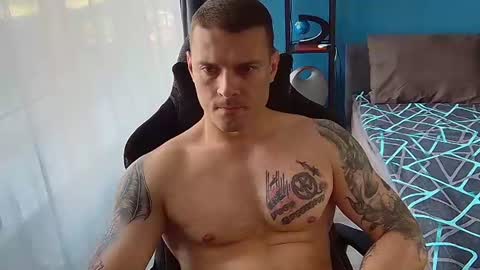 hot_cap_77 online show from July 19, 1:28 pm
