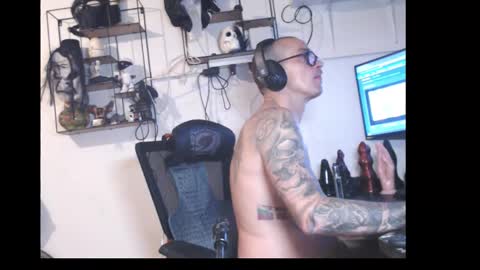 hotkinkytat online show from April 14, 11:15 pm