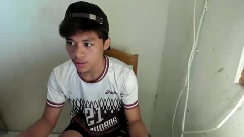 hottie_migs online show from April 20, 11:07 pm