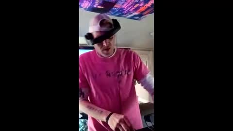 SeanPatrick online show from April 28, 10:47 pm
