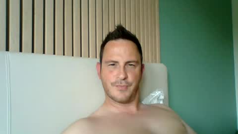 hugosir123 online show from July 16, 2:24 pm