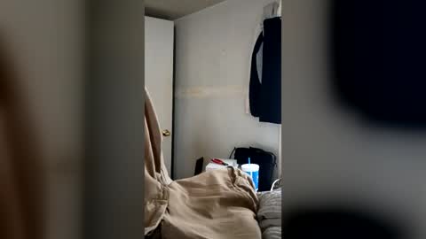 hung4u171197 online show from July 27, 3:52 pm