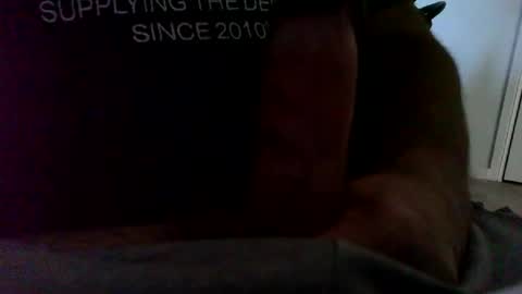 hungg1981 online show from July 28, 5:37 am