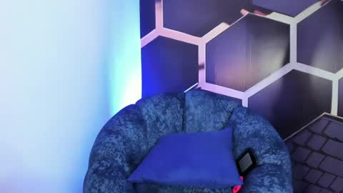 Ian  online show from May 29, 4:00 am