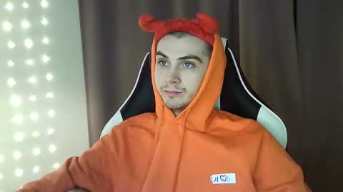 MAX online show from February 7, 3:19 pm