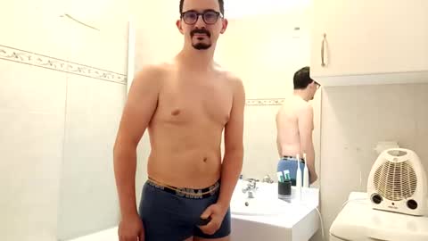 ilovecuteguy79 online show from April 29, 5:34 am