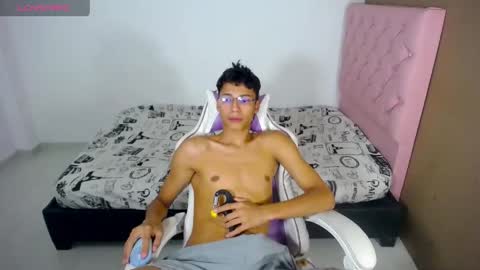 im_david01 online show from May 10, 2:02 am