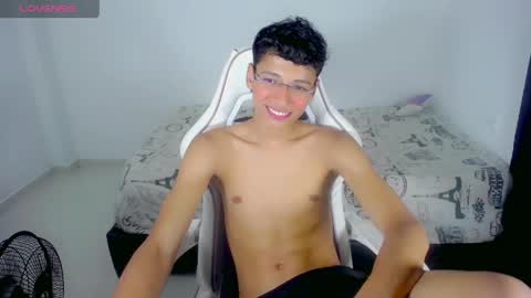 im_david01 online show from May 20, 1:56 am