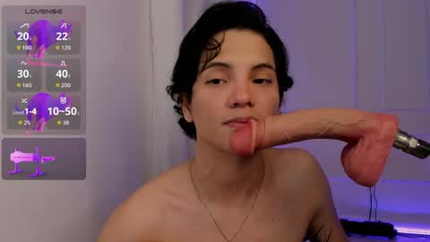 isaac online show from May 26, 9:22 pm