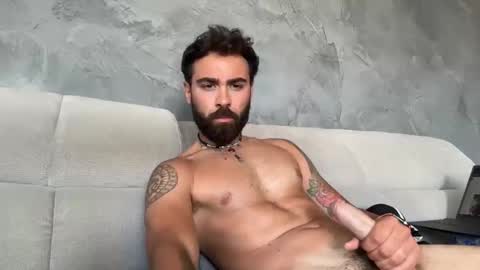 italianloverms online show from May 26, 10:44 am