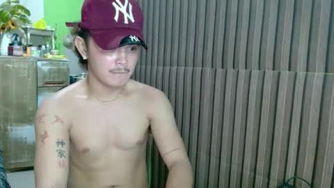 itzme_dex online show from May 12, 4:37 pm