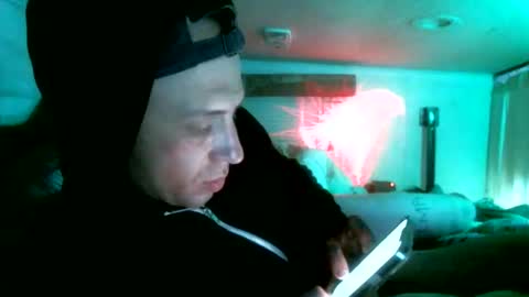vincentlove online show from June 10, 8:05 am