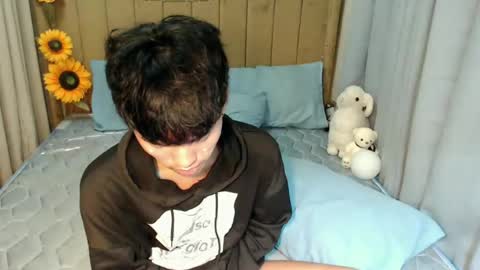 jemart_urnaughtboy online show from July 7, 2:43 pm