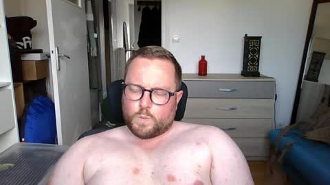 jeuneloup92 online show from May 28, 4:16 pm