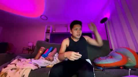 Joey De la Cruz online show from May 15, 8:44 am