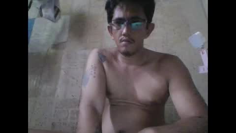 john19881995 online show from May 28, 3:48 am