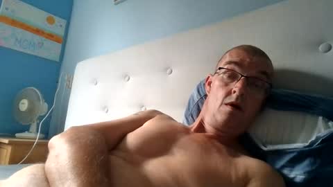 josvenithijs online show from August 9, 2:45 pm