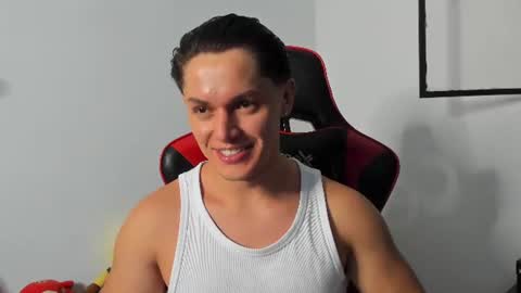 julian_wallace1 online show from July 1, 1:28 am