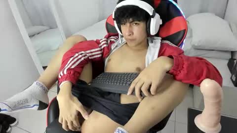 Julian online show from March 13, 8:26 pm